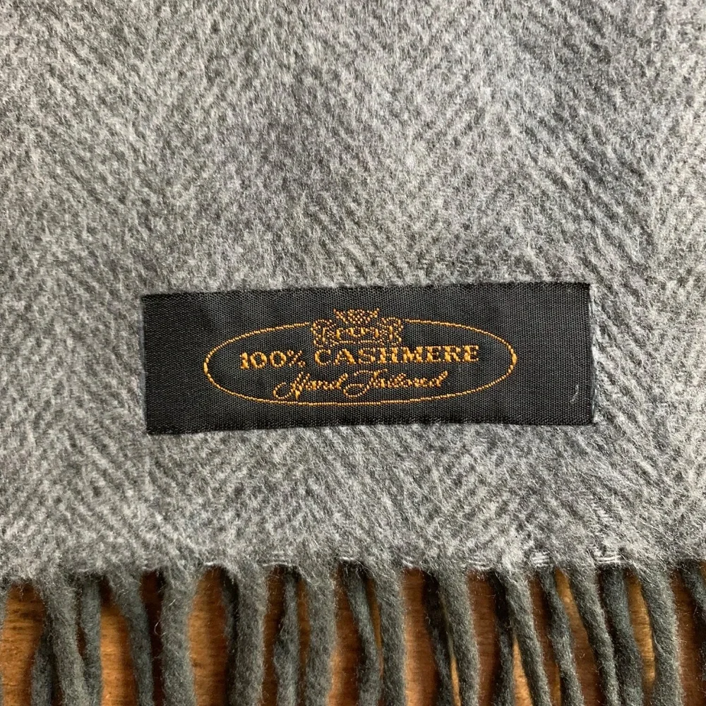 V. Fraas 100% Cashmere Scarf Gray Herringbone Fringe Germany Unisex